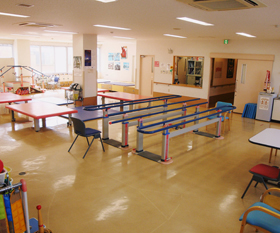 広々としたリハビリテーション室